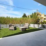 מלון דירות Carabella 4*
