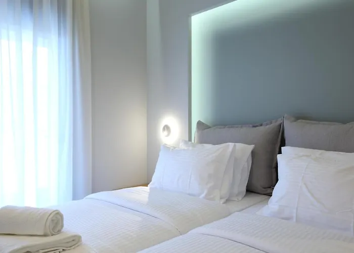 מלון דירות Carabella 4*